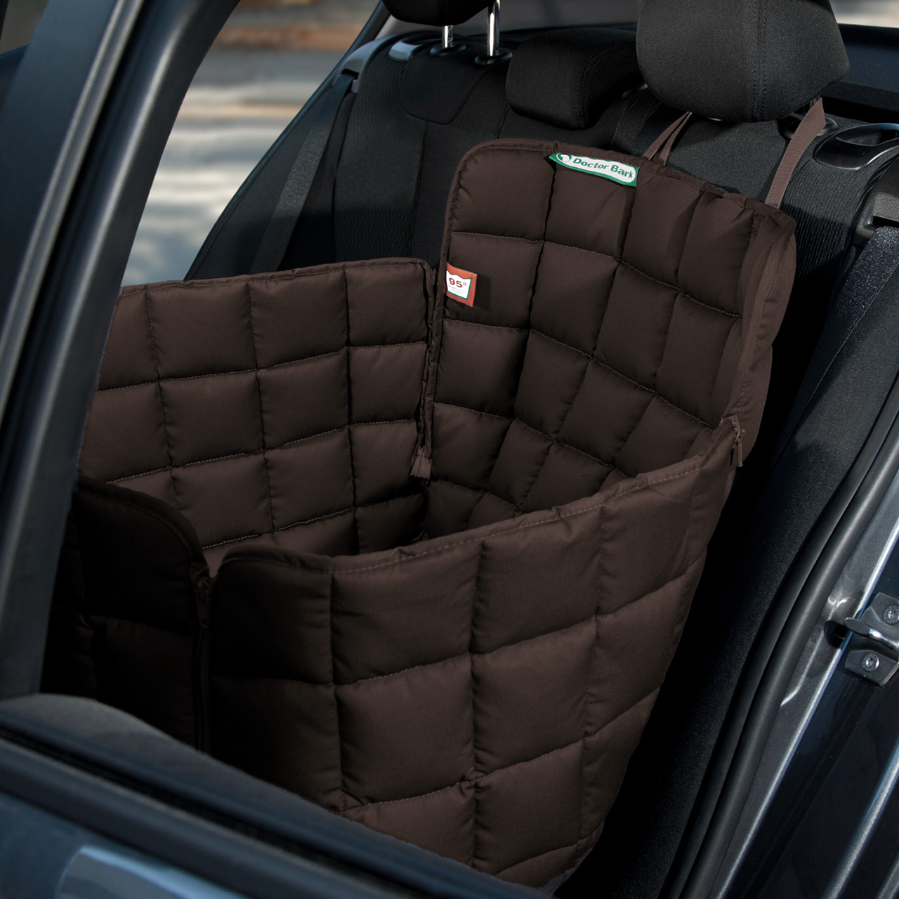 Produktfoto der Hundeautodecke Rückbank 1-Sitz braun - robust, schnell montiert und bei 95 °C waschbar